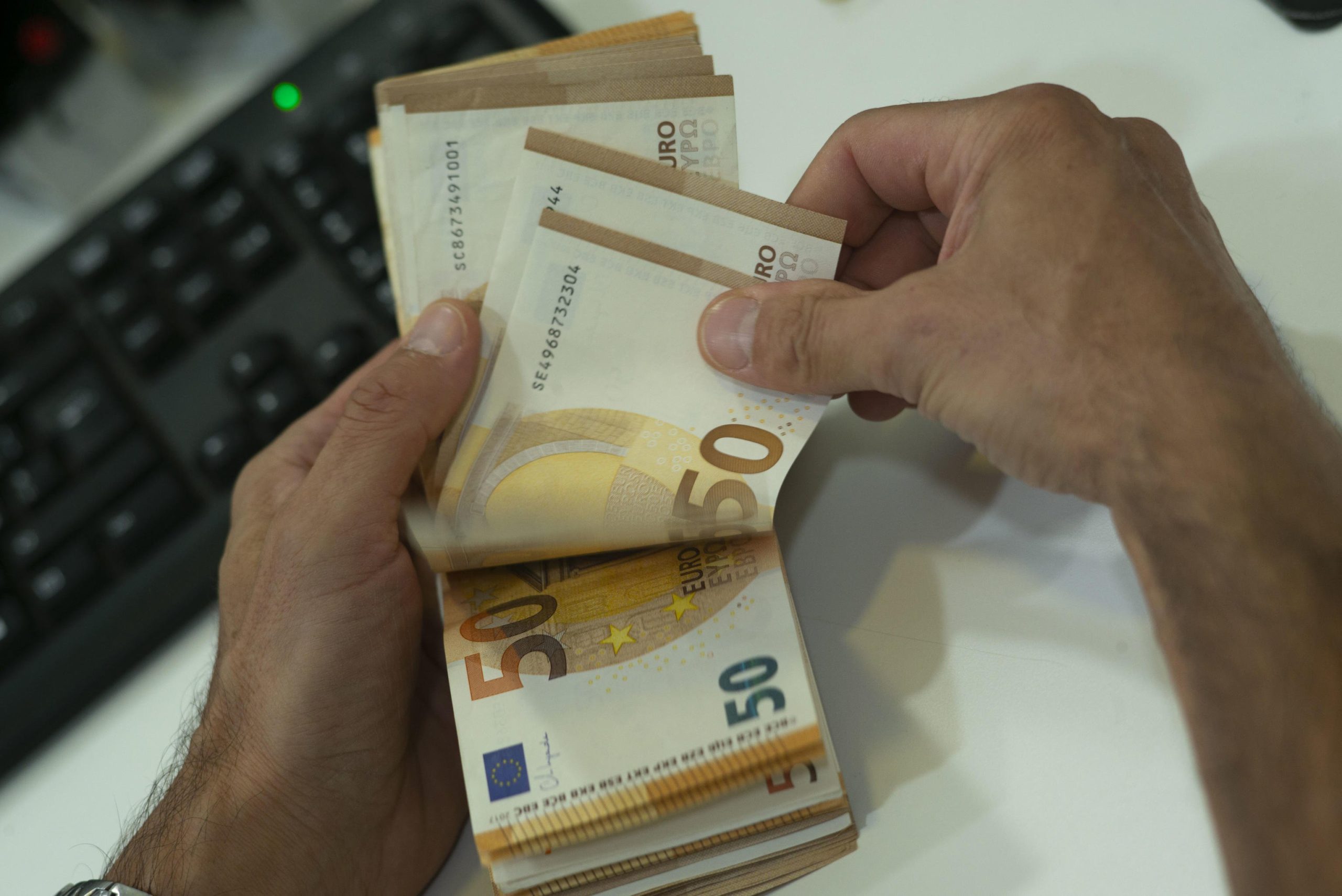 Gli italiani sanno poco di finanza, e ci rimettono