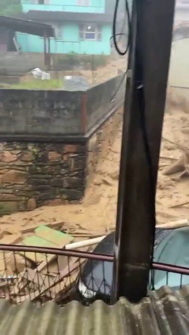 Violente alluvioni devastano il Brasile | video