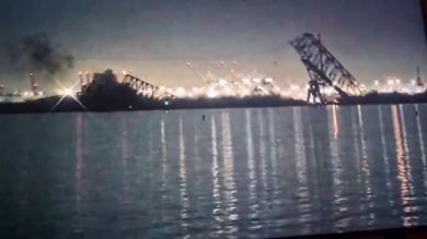 Baltimora, nave urta e fa crollare il ponte Francis Scott Key Bridge I video