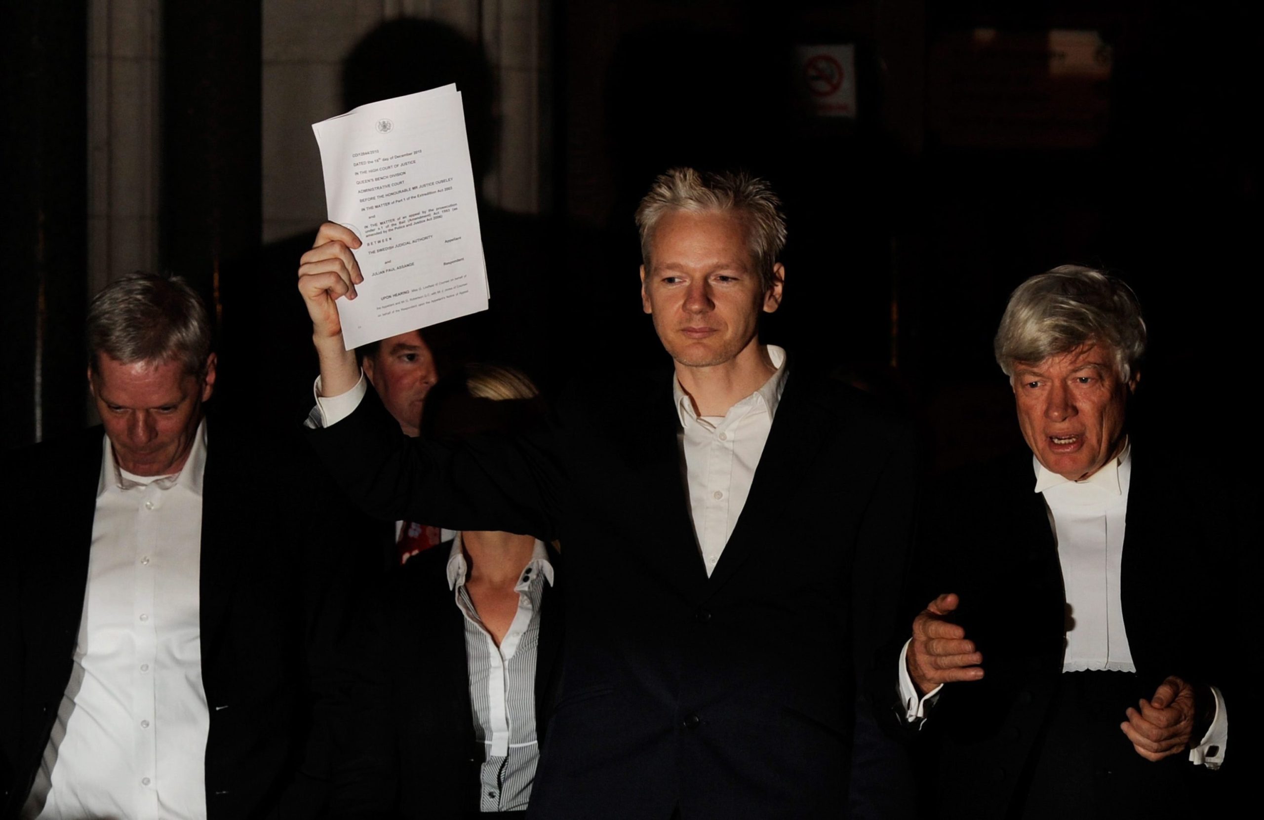 Londra ha deciso; Assange non sarà estradato negli Usa. per ora