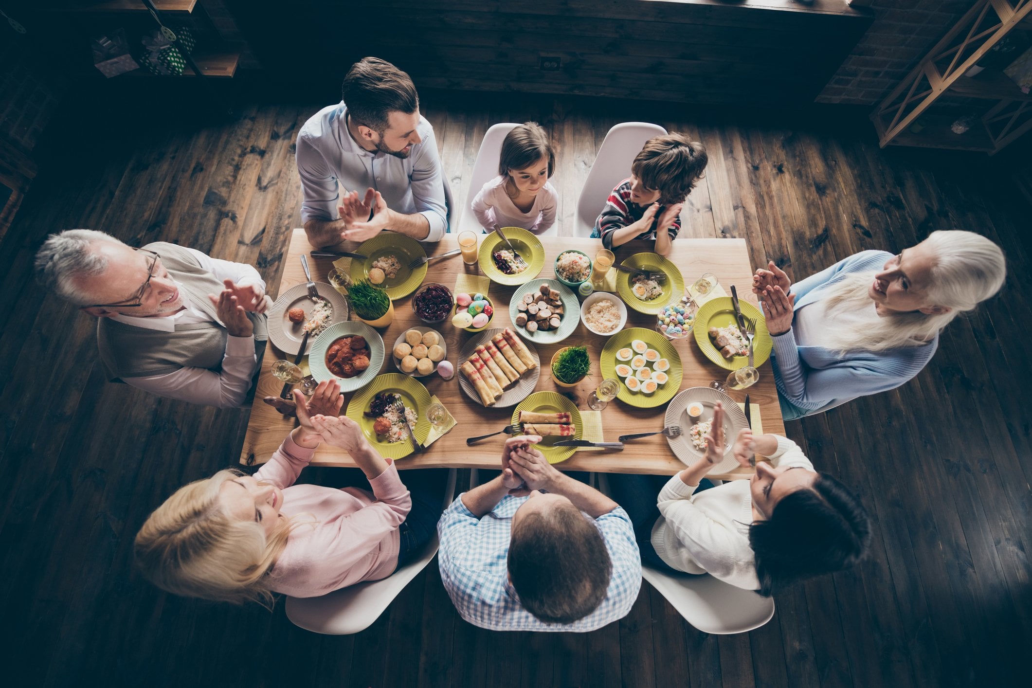 Arriva la «stangata» di Pasqua, ma gli italiani non rinunciano a spese e vacanze