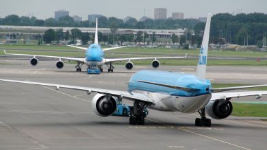 Arriva la Pasqua, aumentano i prezzi dei biglietti aerei