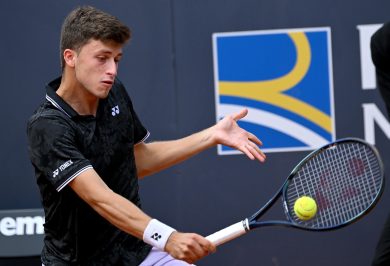 Luca Nardi batte Novak Djokovic