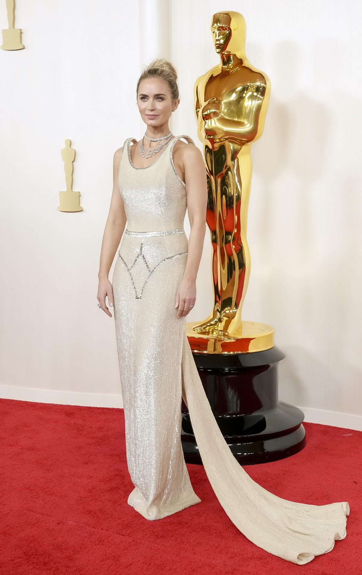 Galleria foto 'Oscar 2024: uno sguardo ai look del red carpet' - foto 17