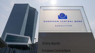 L’inflazione nella Ue cala più del previsto ma la Bce non taglia i tassi
