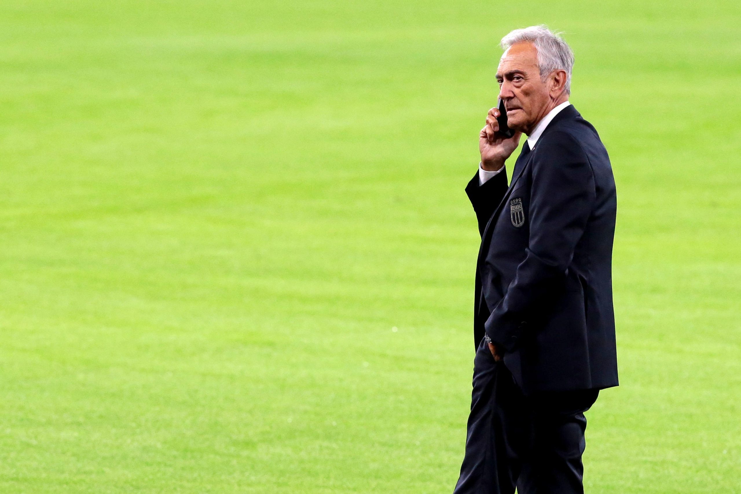 Calcio caos, il presidente della Figc Gravina ora è indagato