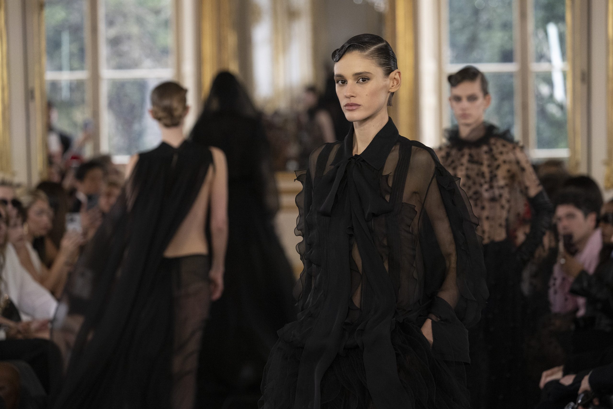 Paris Fashion Week: il romanticismo gotico di Valentino