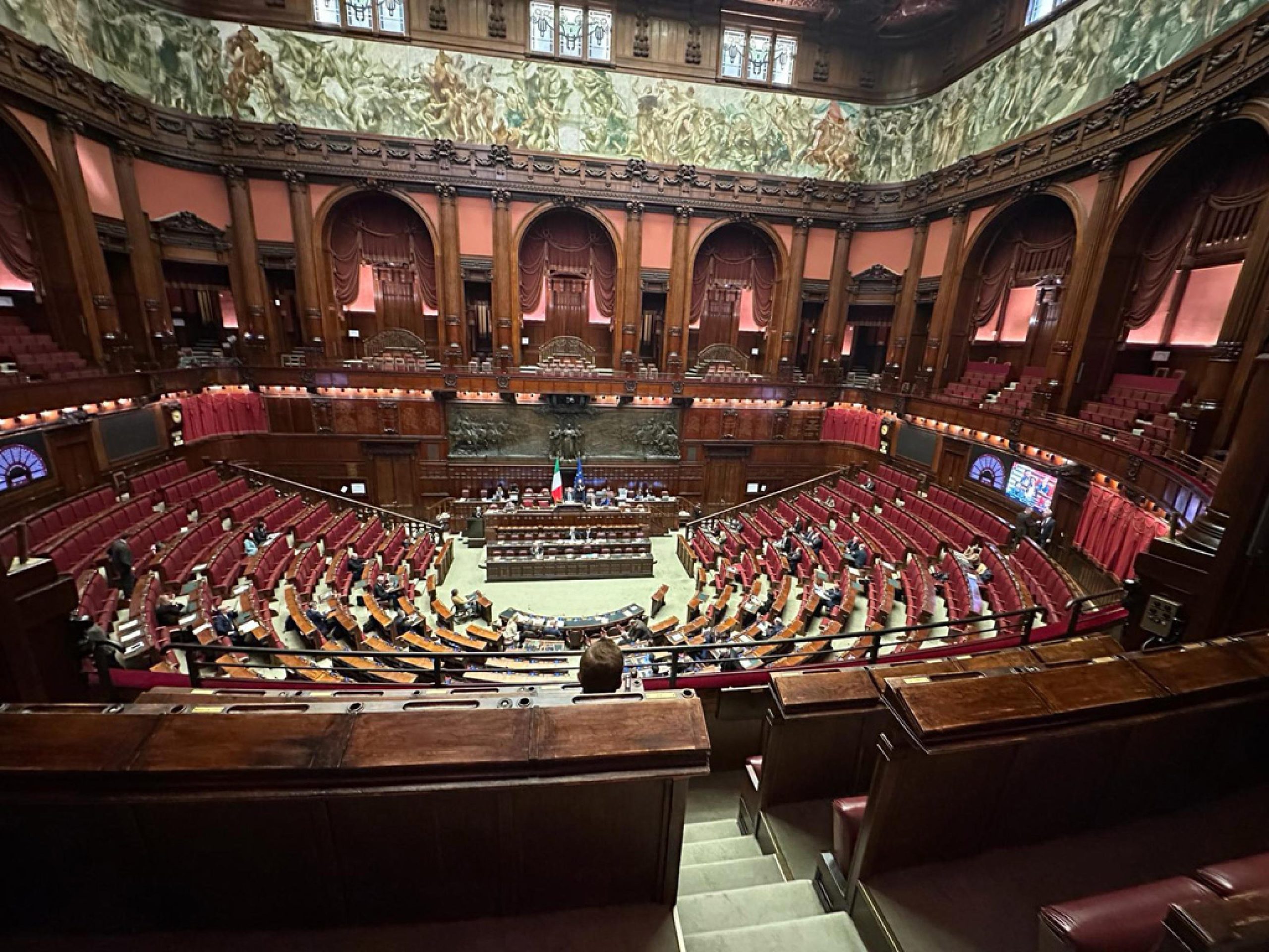 Missioni, via libera del Governo alla mozione dei 5 Stelle. Tajani: “Siano difensive”