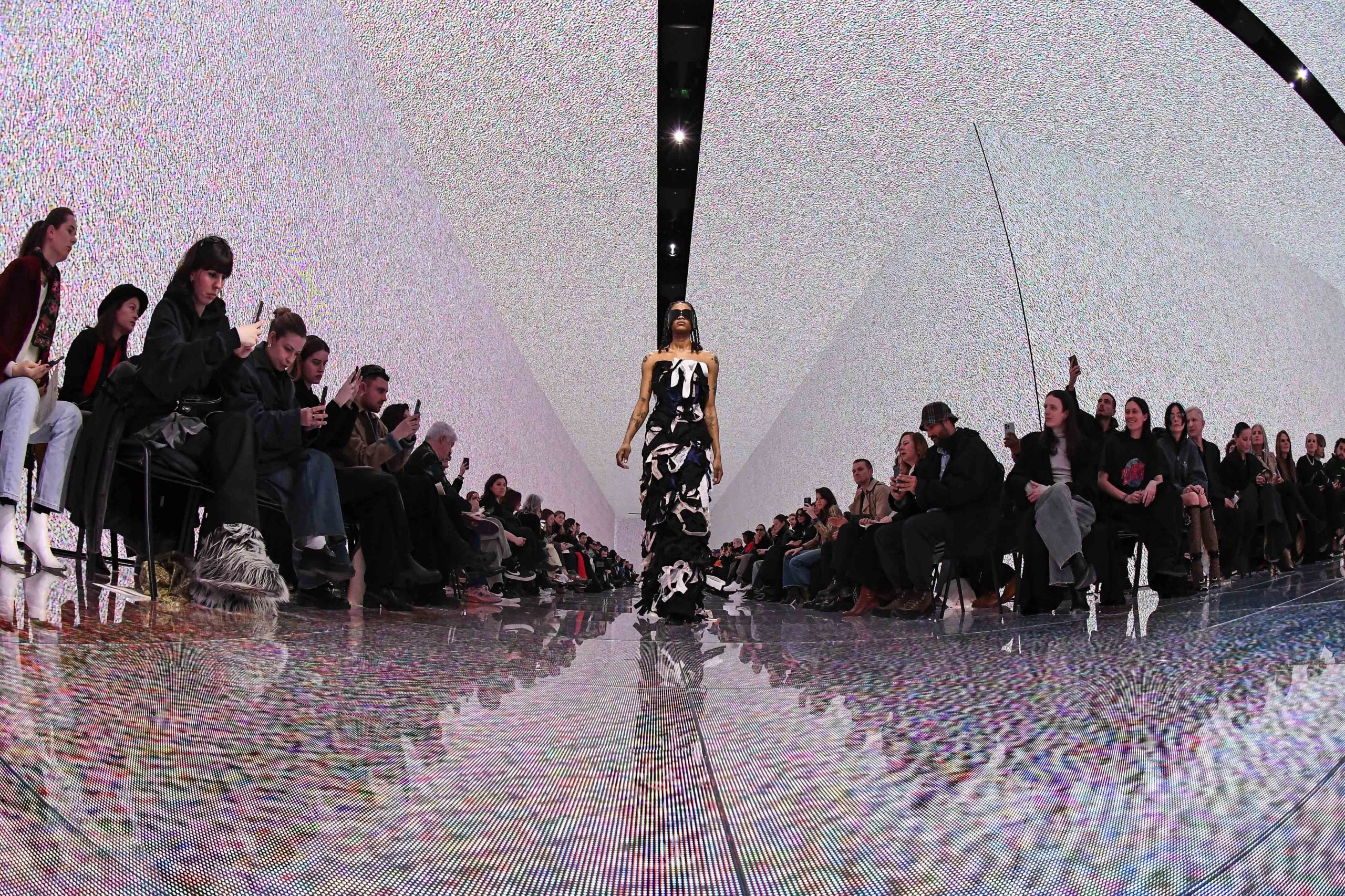 Paris Fashion Week: Balenciaga e la deriva della creatività