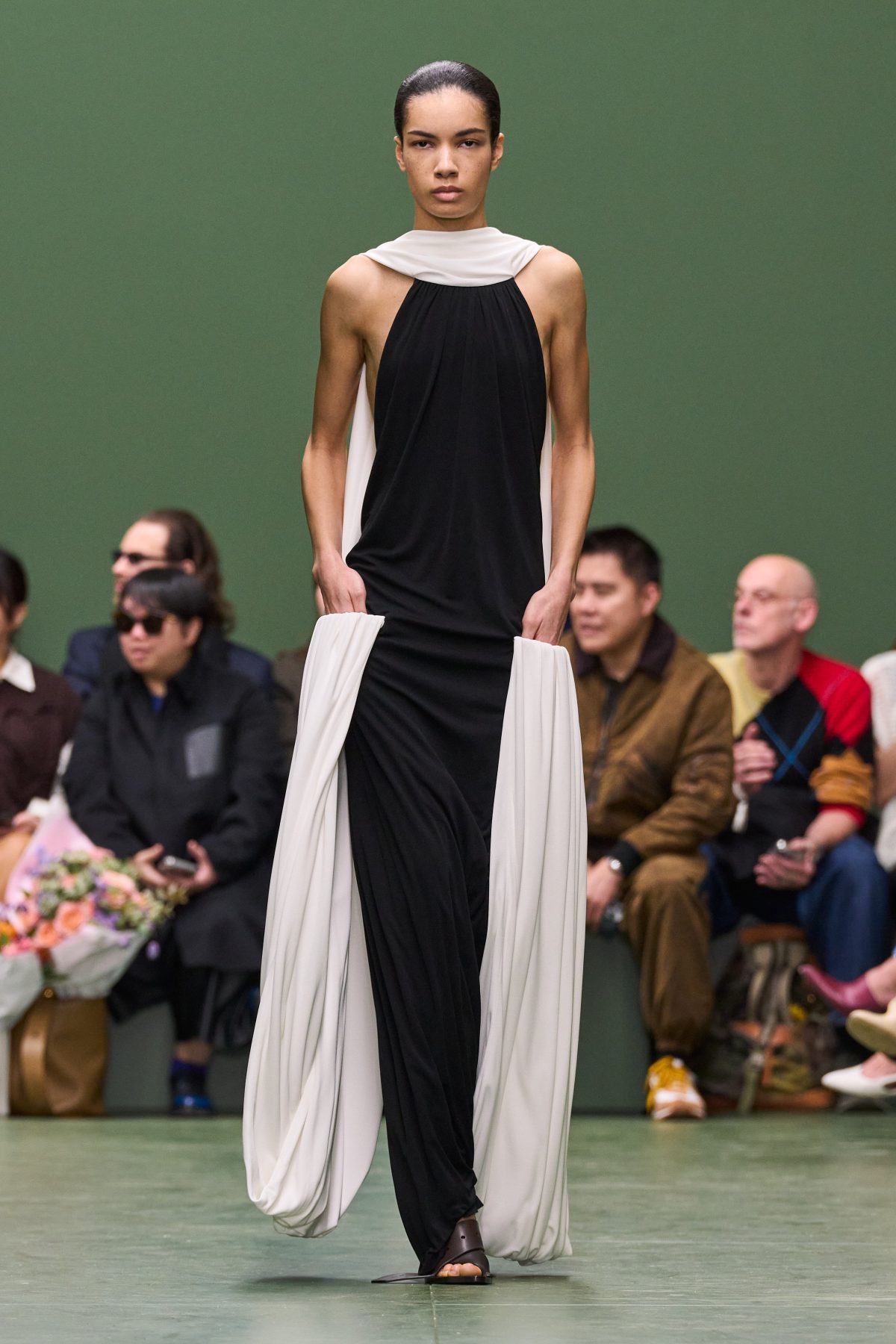 Galleria foto 'L’Eden di Loewe firmato Jonathan Anderson' - foto 4