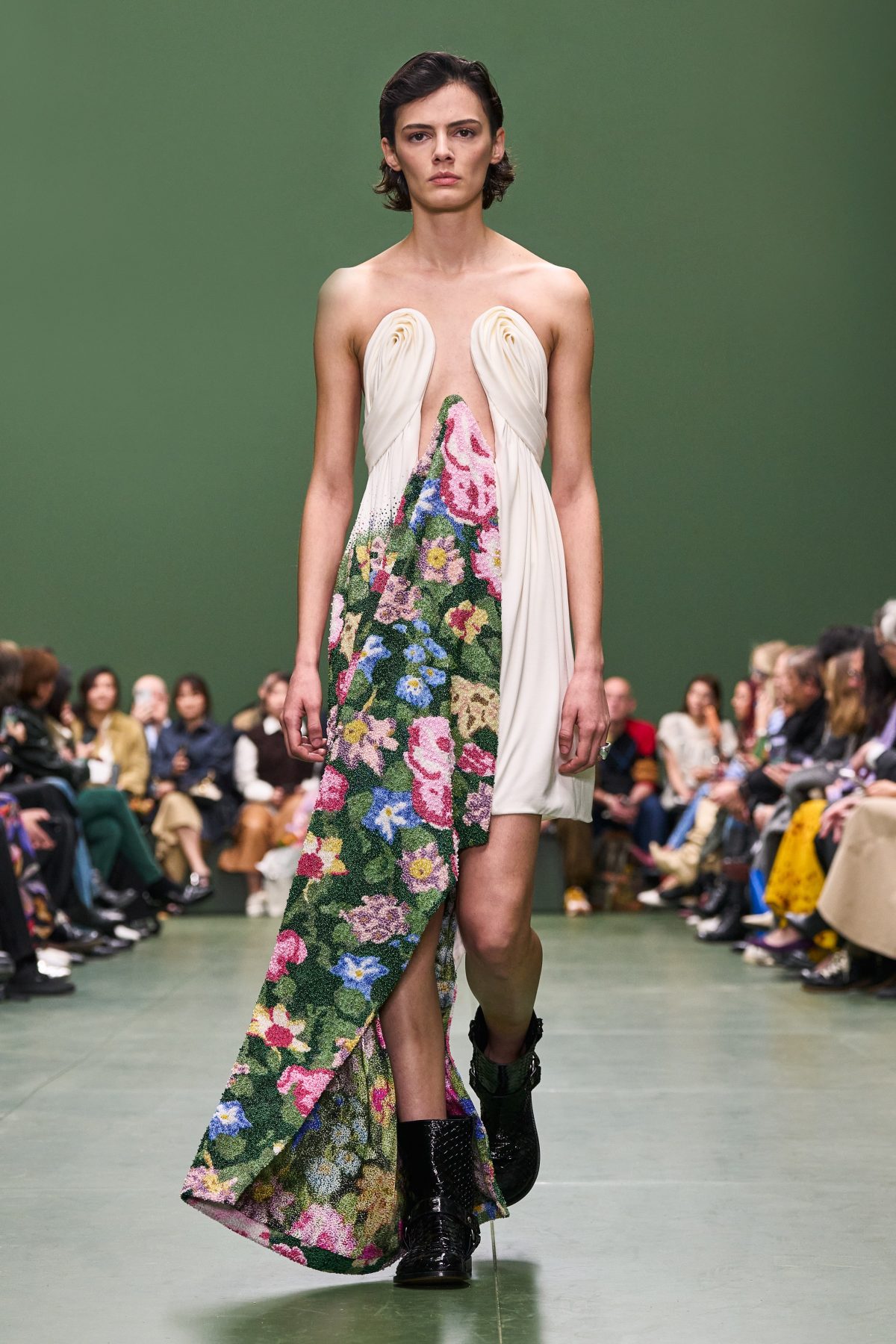 Galleria foto 'L’Eden di Loewe firmato Jonathan Anderson' - foto 3