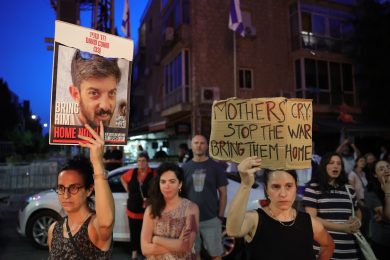 Il Cairo propone una tregua in cambio di 33 ostaggi: «gli unici ancora vivi»