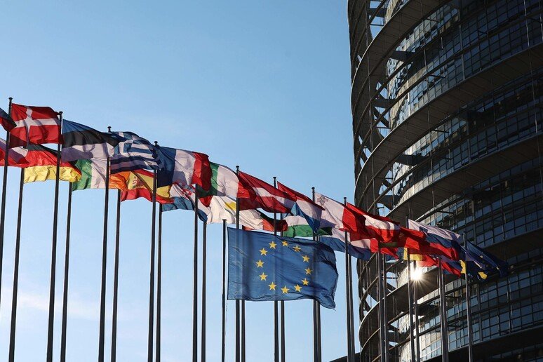 Europa: approvato il nuovo patto di stabilità. Solo quattro i voti degli italiani in aula Europa: approvato il nuovo patto di stabilità. Solo quattro i voti degli italiani in aula