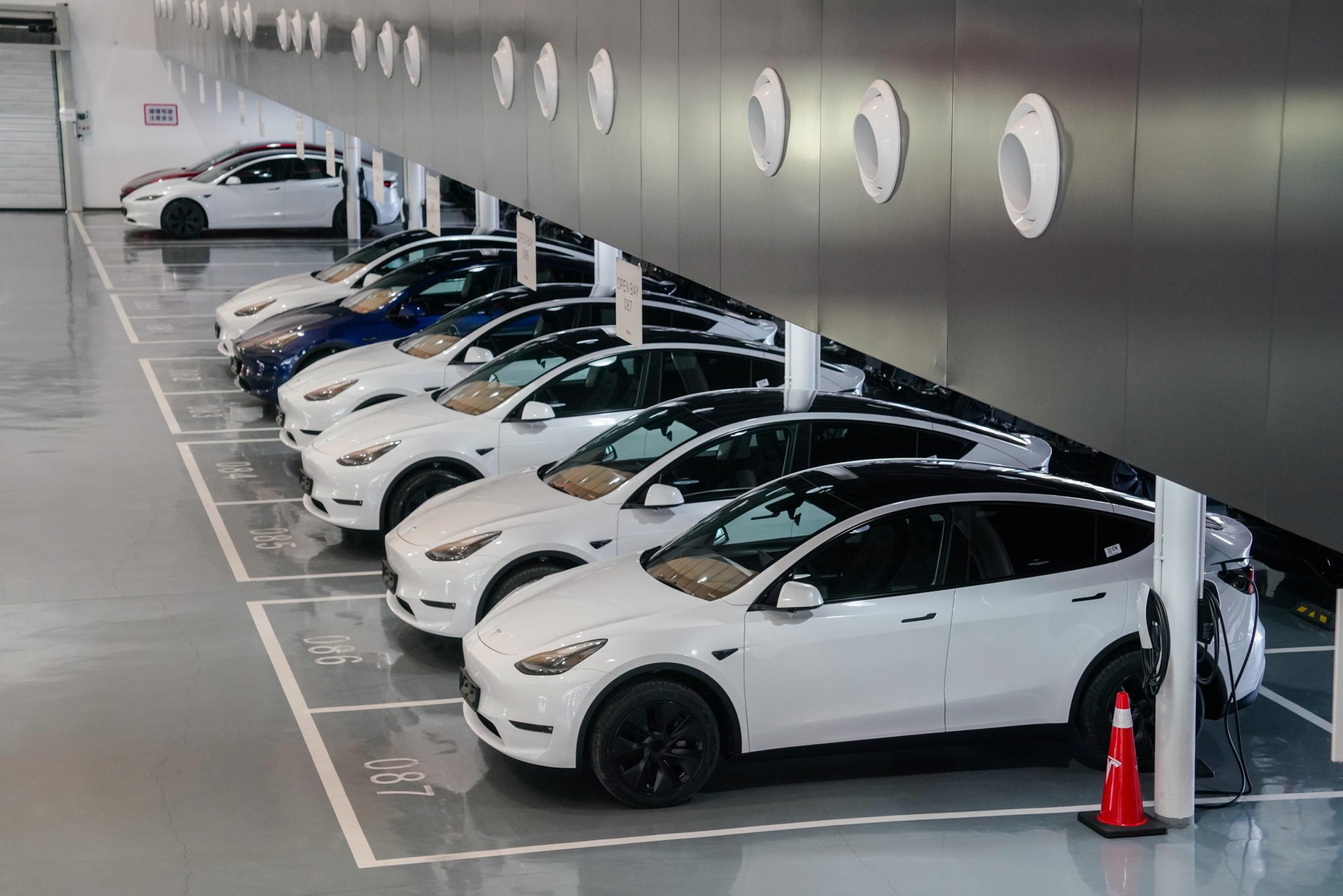 L’Europa si divide sulle auto elettriche dalla Cina, terza chi non le vuole e chi le produce