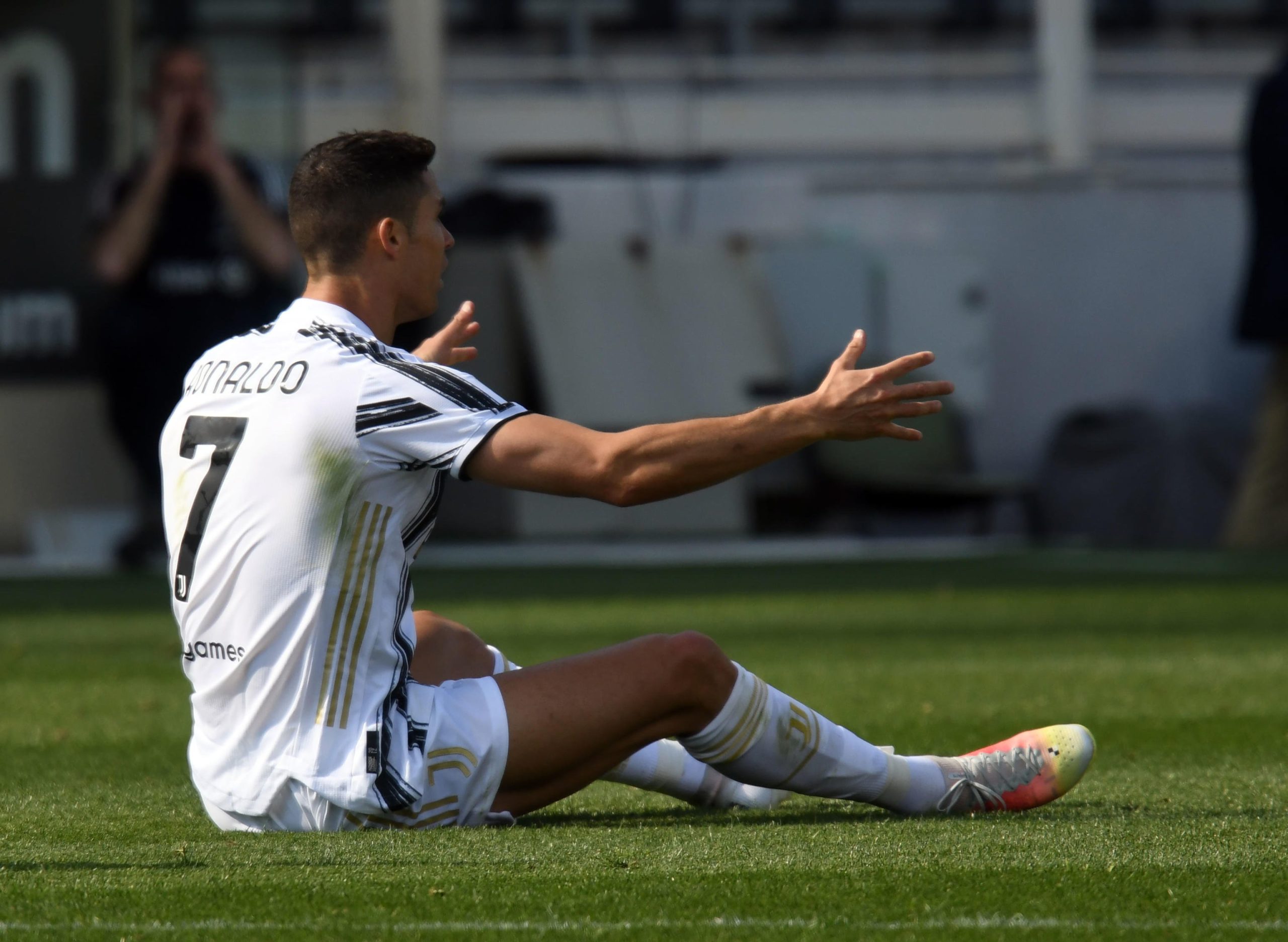 La Juventus perde contro Ronaldo: dovrà pagargli gli arretrati