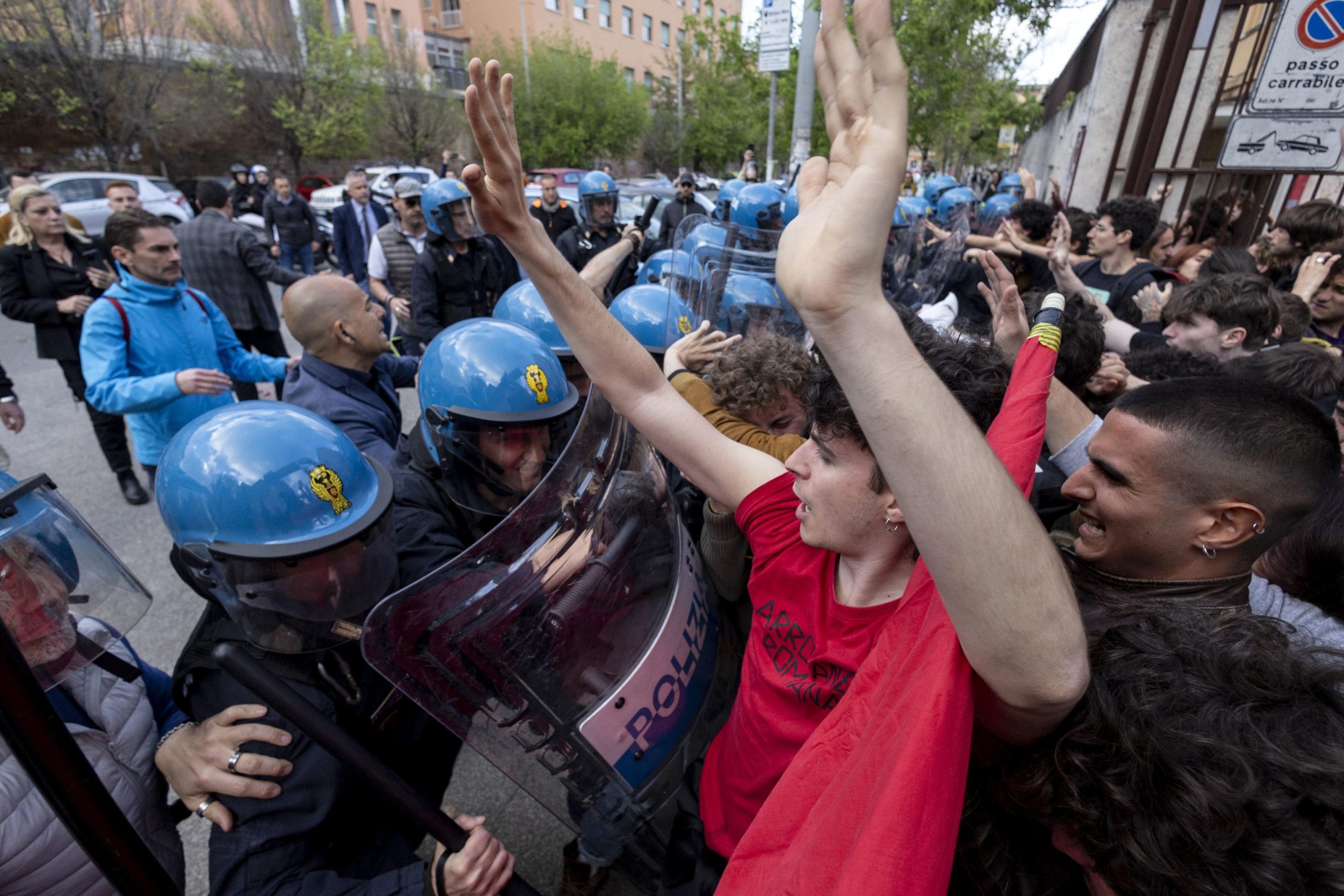 Elogio del rettore dell’Università Orientale di Napoli: «Siamo ostaggi di pochi e sempre gli stessi»