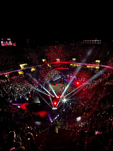 Radio Zeta Future hits live: conducono Paola Di Benedetto, Giulia Laura Abbiati e Luigi Santarelli