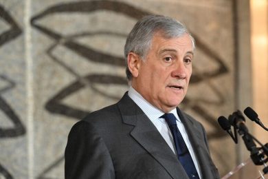 Tajani: “Il governo italiano è pronto ad inviare truppe per la creazione di uno Stato palestinese”