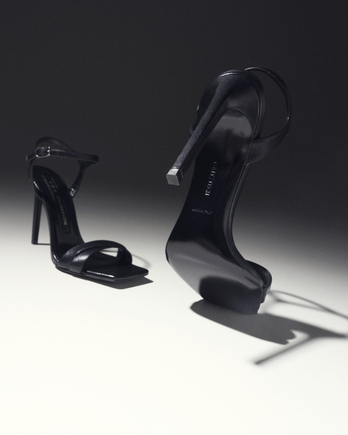 Galleria foto 'E se le scarpe col tacco non facessero più male?' - foto 8