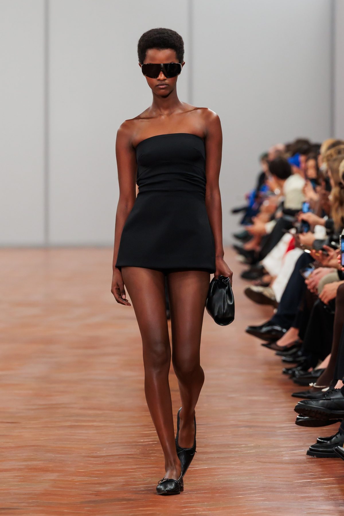 Galleria foto 'Mini mania: shorts e gonne must have del periodo' - foto 14