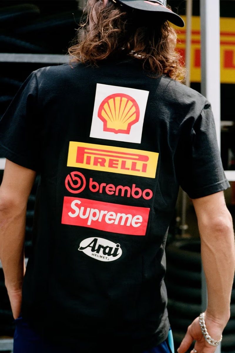 Supreme lancia una collaborazione con Ducati. Ed è già sold out Supreme lancia una collaborazione con Ducati. Ed è già sold out