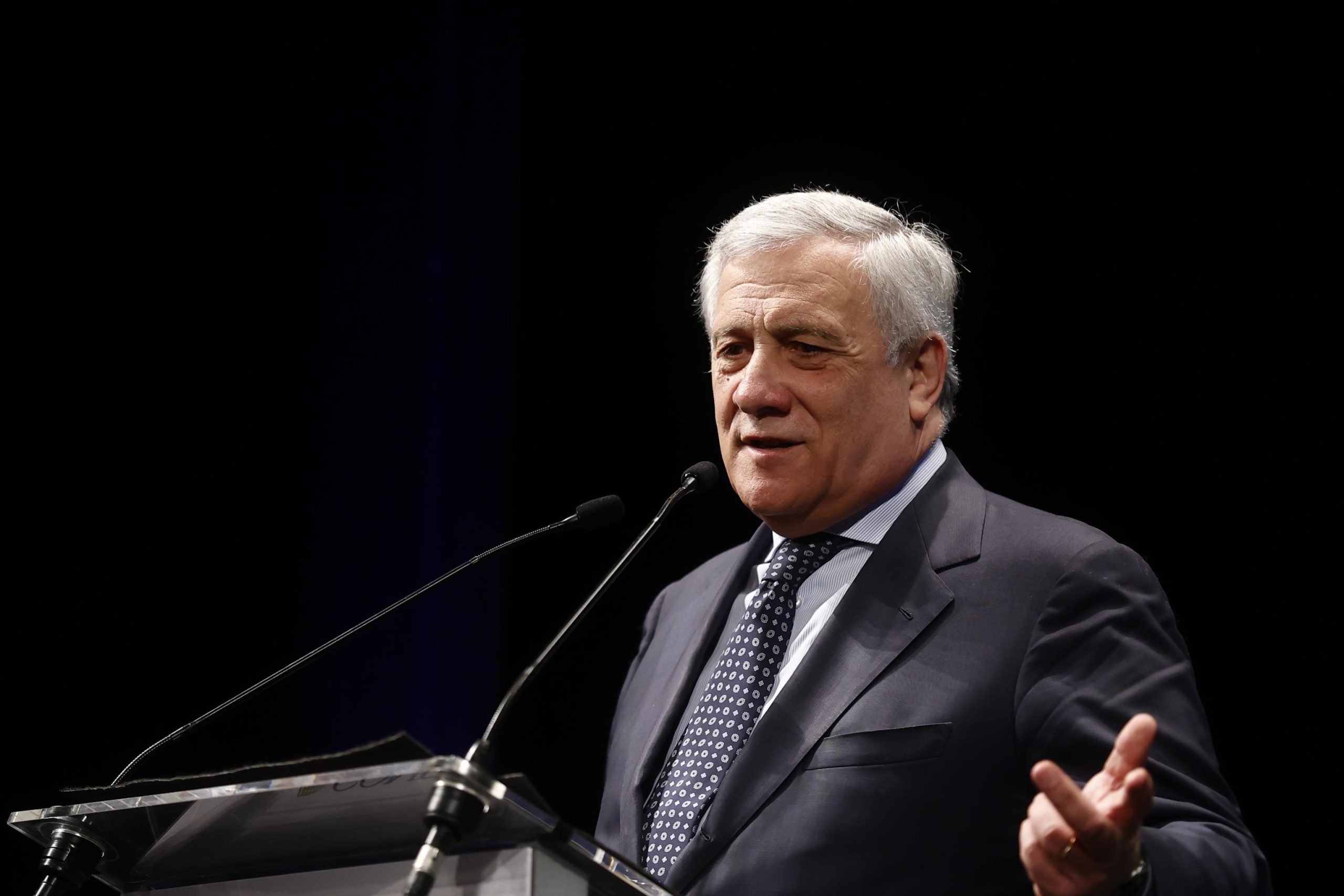 Tajani: “Pronti ad inviare altri Samp-T a Kiev ma le nostre armi vanno usate solo per la difesa dell’Ucraina” Tajani: “Pronti ad inviare altri Samp-T a Kiev ma le nostre armi vanno usate solo per la difesa dell’Ucraina”