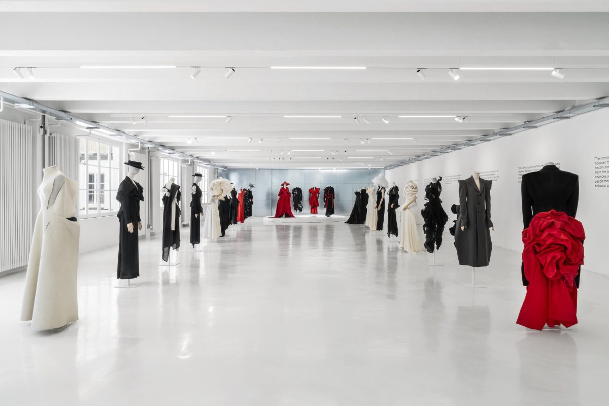 Galleria foto 'Yohji Yamamoto in mostra a Milano' - foto 6