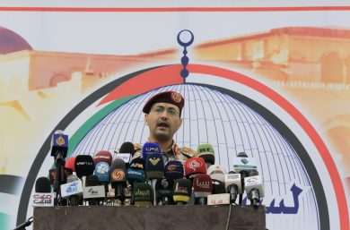 Houthi attaccano nave greca nel Mar Rosso al largo dello Yemen