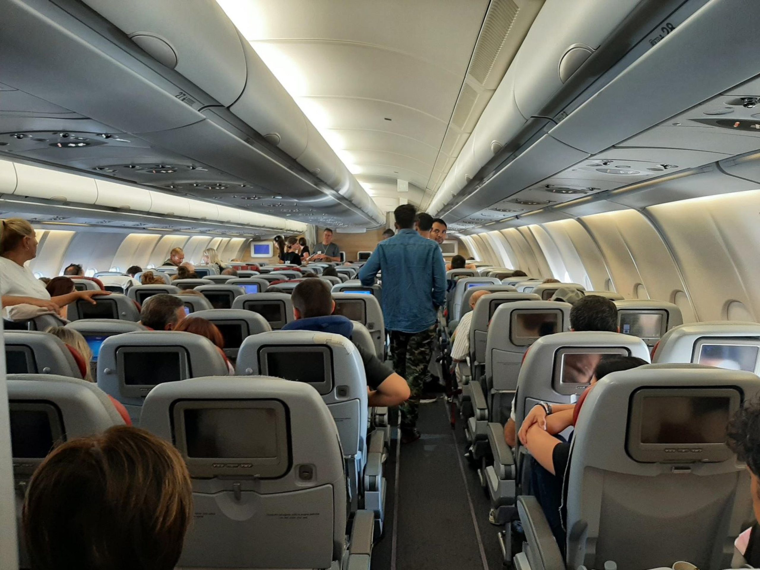 Turbolenze in volo; niente panico. Facciamo chiarezza su rotte e procedure