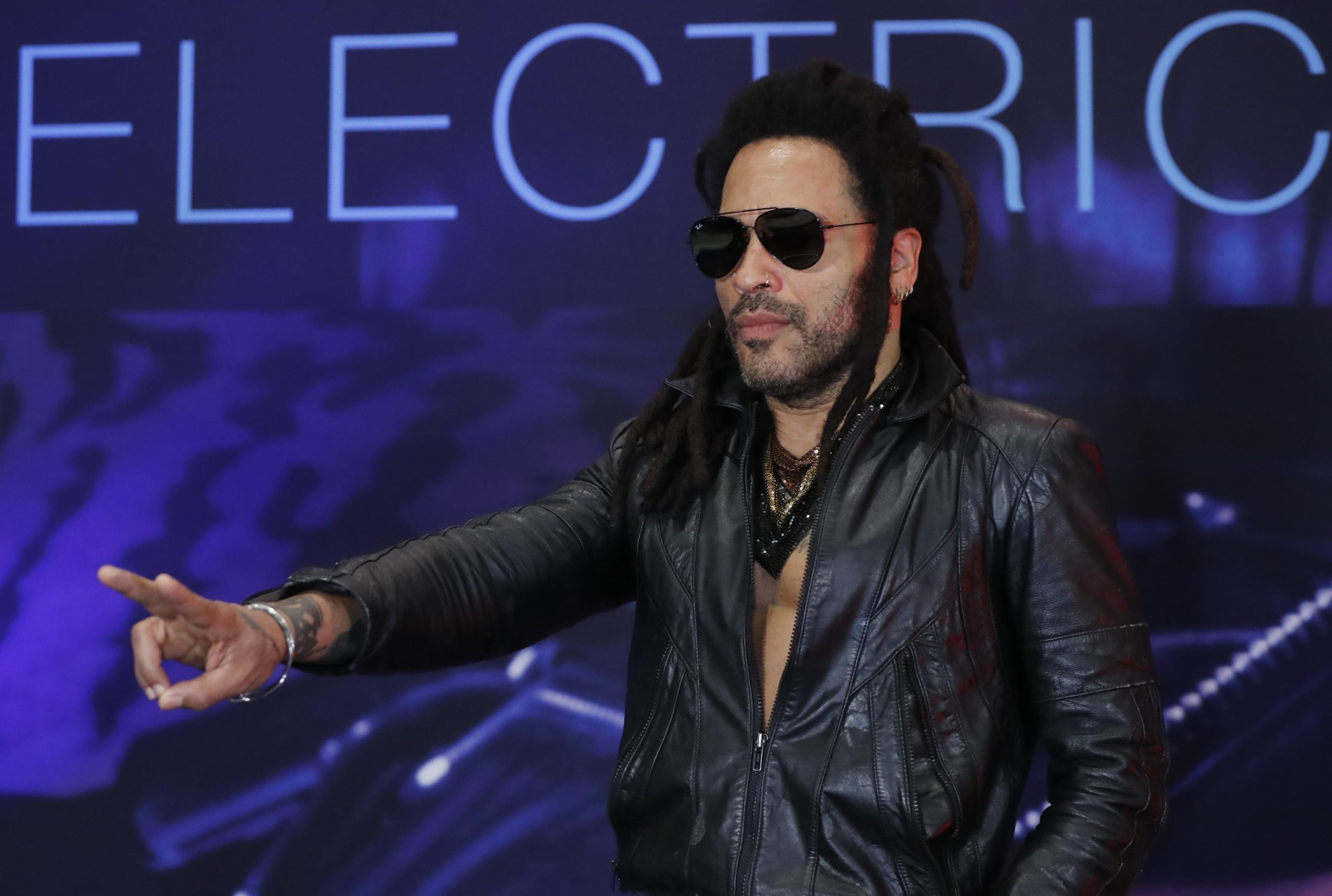 Lenny Kravitz: Blue Electric Light è il suo regalo ai fan per i 60 anni – Recensione