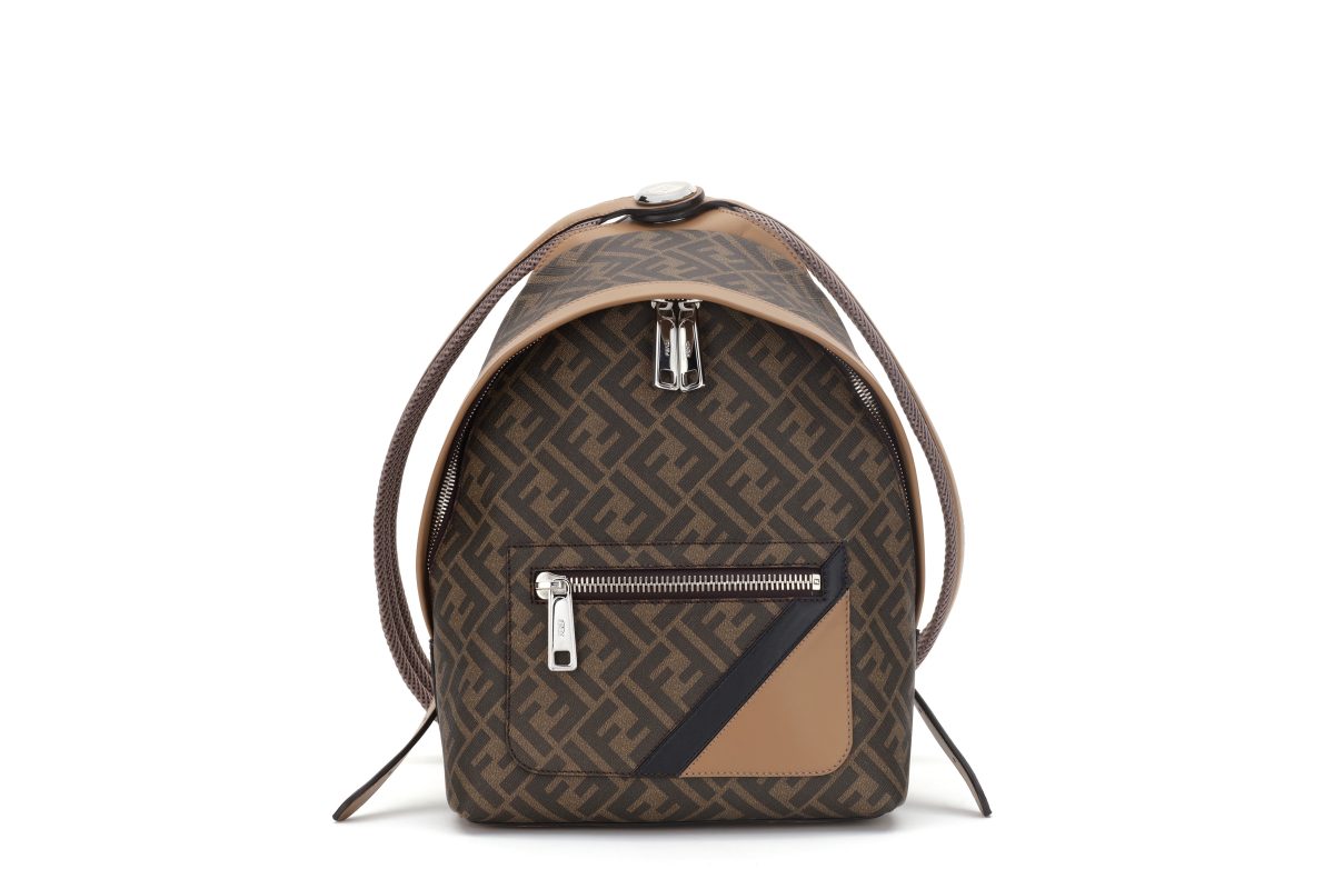 Galleria foto 'Le nuove borse da uomo per l’Estate 2024' - foto 4