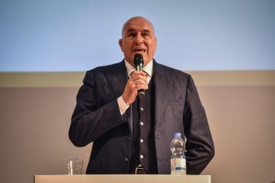 Il Ministro Crosetto trasportato in ospedale