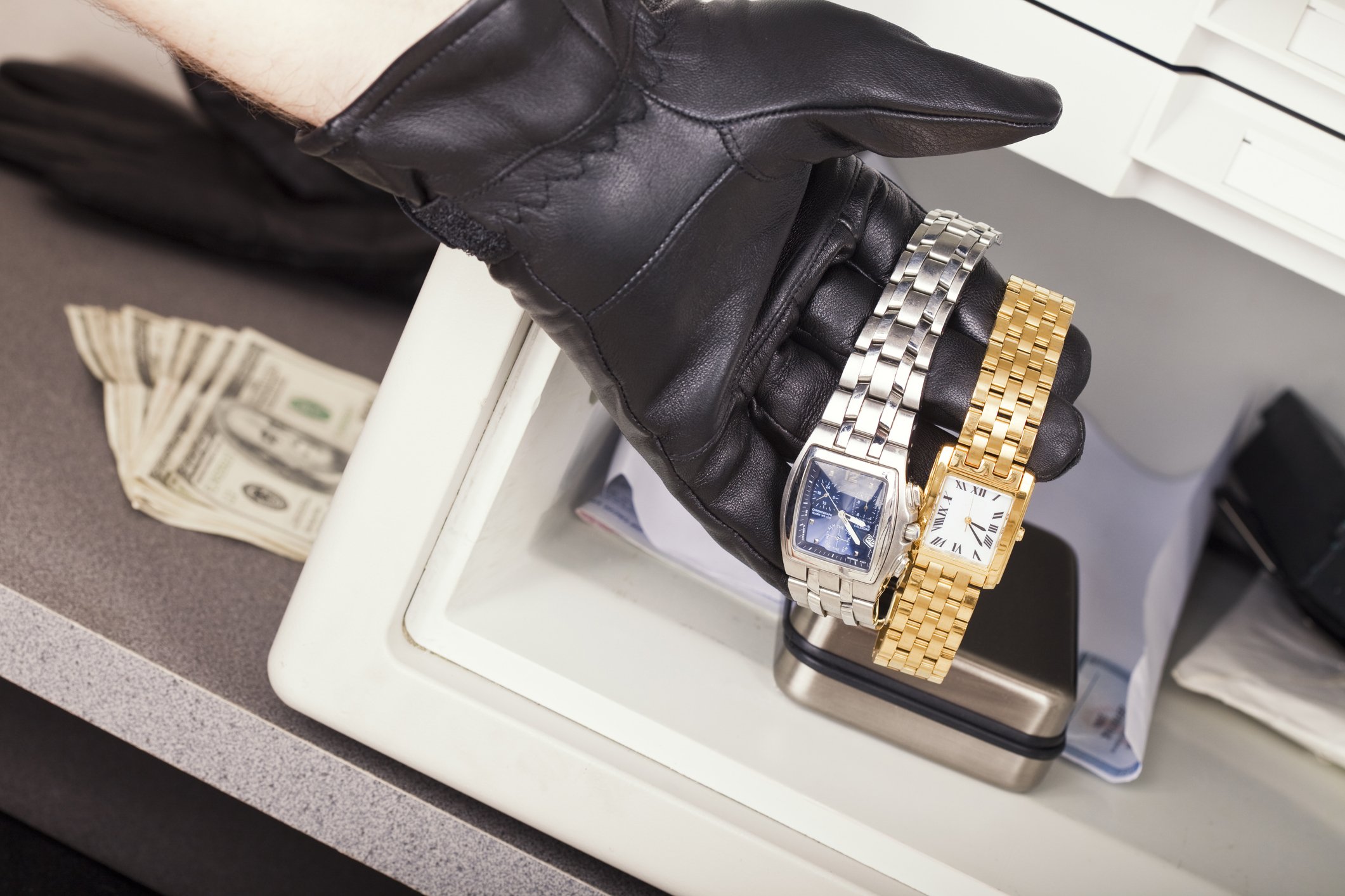Il  furto  di super-orologi
diventa  una Spa