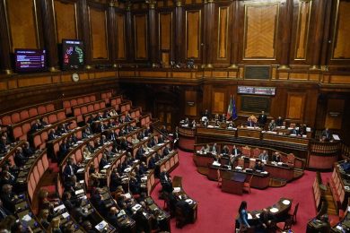 Il governo chiede il voto di fiducia sul superbonus: annuncio di Ciriani al senato