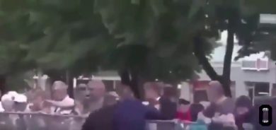 Attentato contro il primo ministro slovacco Robert Fico. Il video degli spari