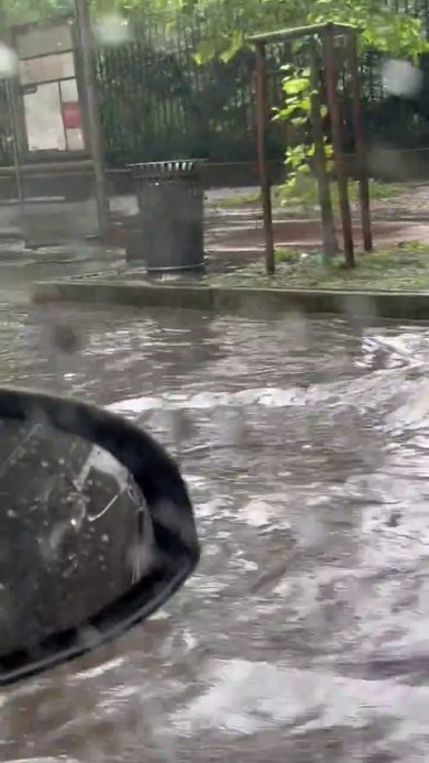 Milano; esondano Seveso e Lambro. Strade allagate | video