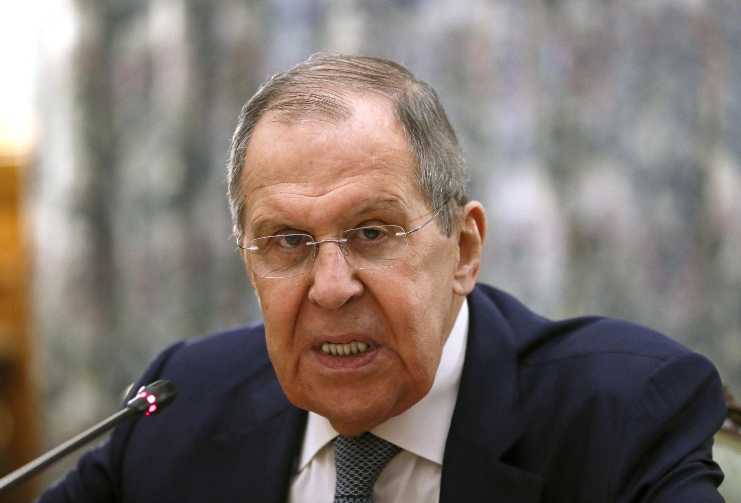 Lavrov minaccia: “Se l’Occidente vuole combattere noi siamo pronti”
