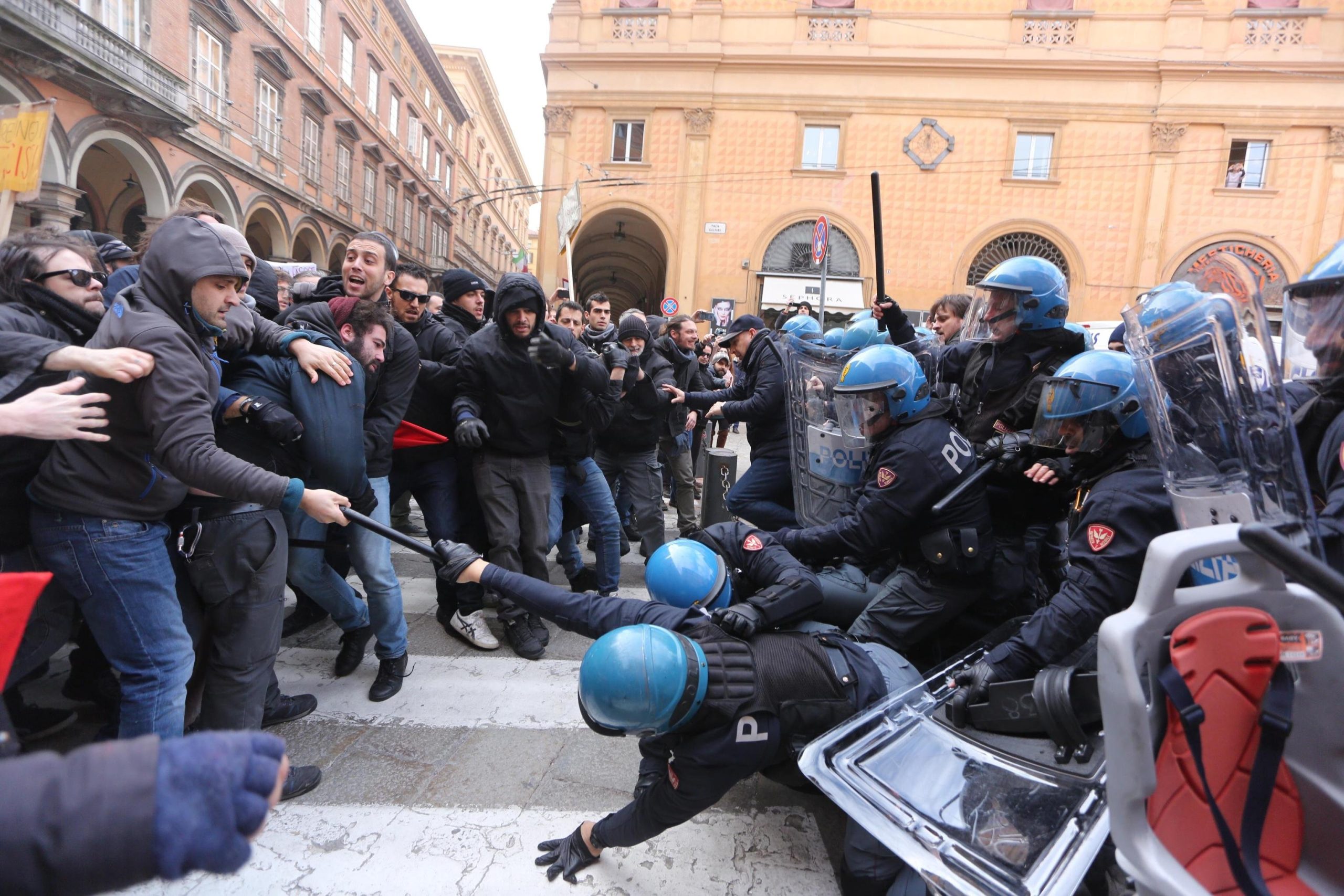 La lista delle aggressioni a Polizia e Carabinieri del 2024
