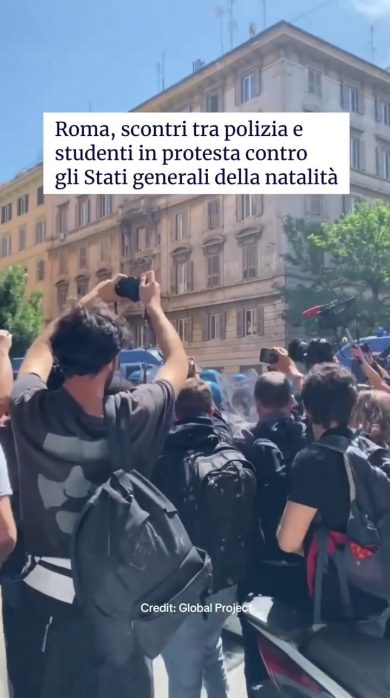 Scontri a Roma tra Polizia e manifestanti agli Stati Generali della Famiglia | video