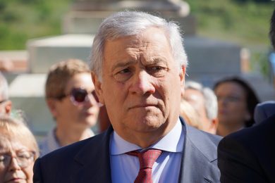 Tajani: «Le parole di Macron? Non manderemo soldati in Ucraina»