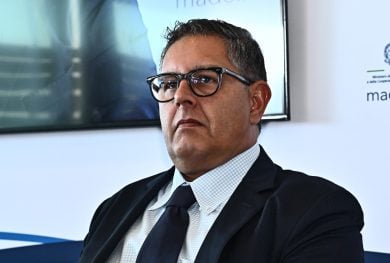 Qualcuno ci spiega perché Giovanni Toti è ancora ai domiciliari?