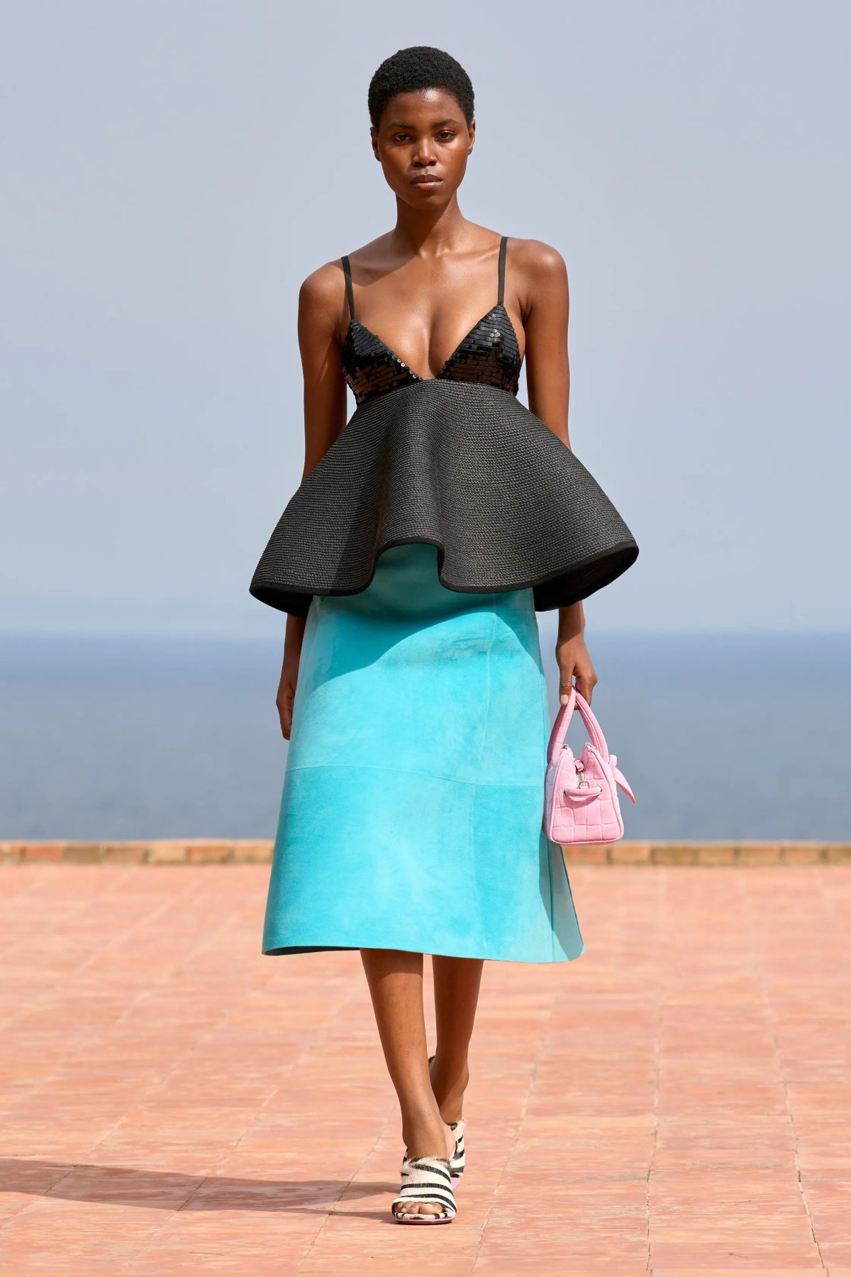 Galleria foto 'Jacquemus sfila a Capri e festeggia il suo 15º anniversario' - foto 5