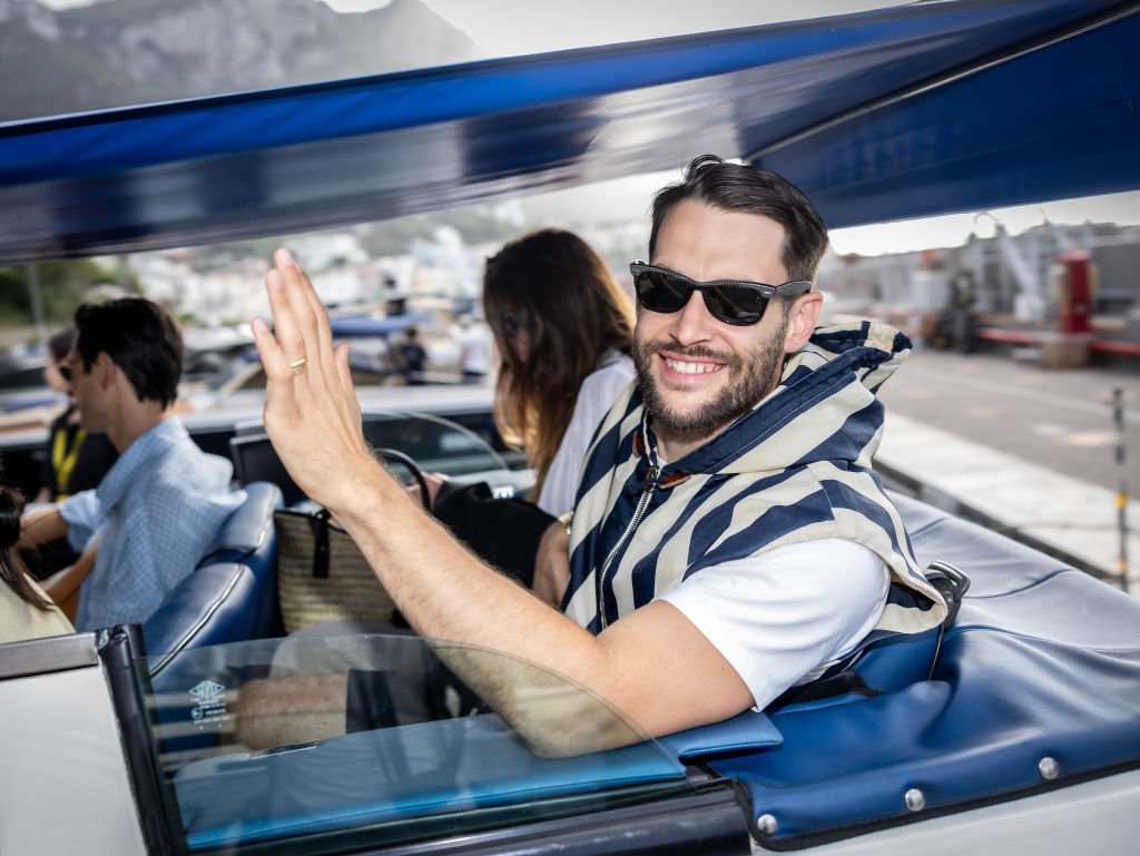 Galleria foto 'Jacquemus sfila a Capri e festeggia il suo 15º anniversario' - foto 1