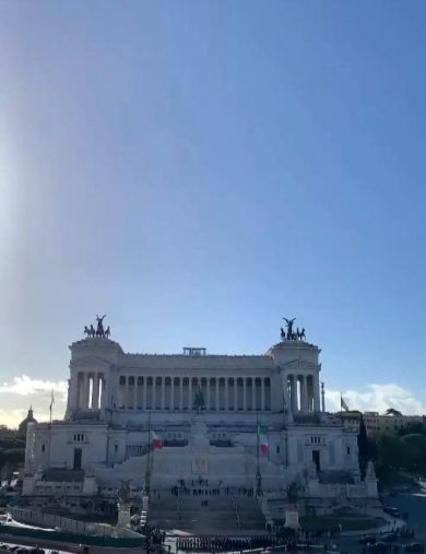 2 giugno: le Frecce Tricolori sorvolano l’Altare della Patria | video