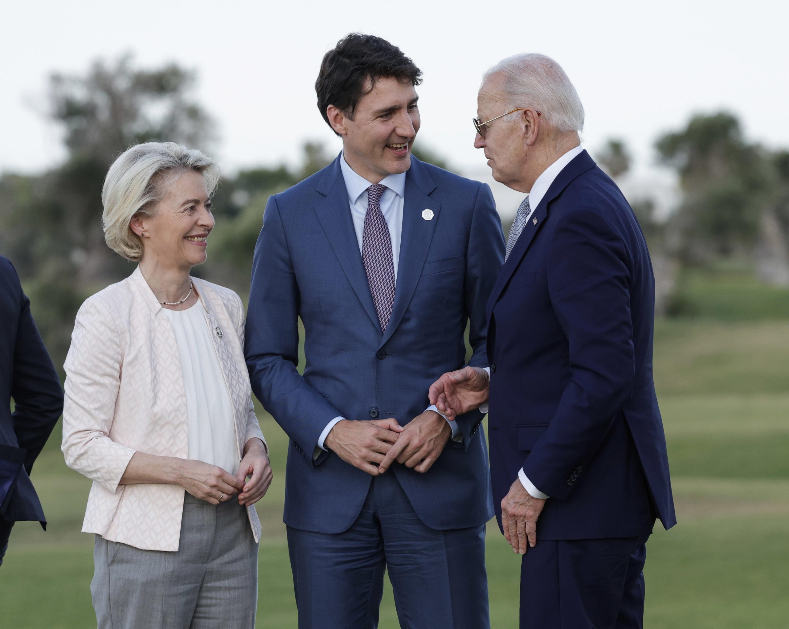 Usa ed Europa mai così deboli ed in crisi, per la gioia di Cina e Russia