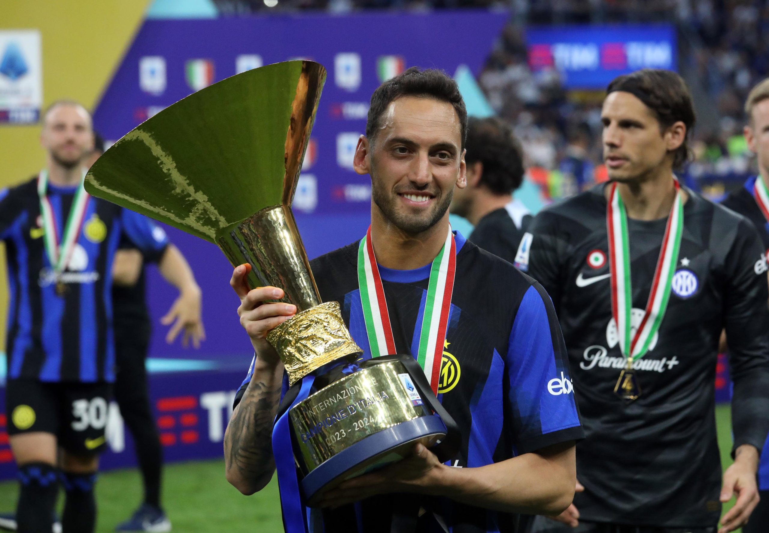 Calhanoglu, fine del tormentone: “Felice all’Inter, voglio vincere ancora”