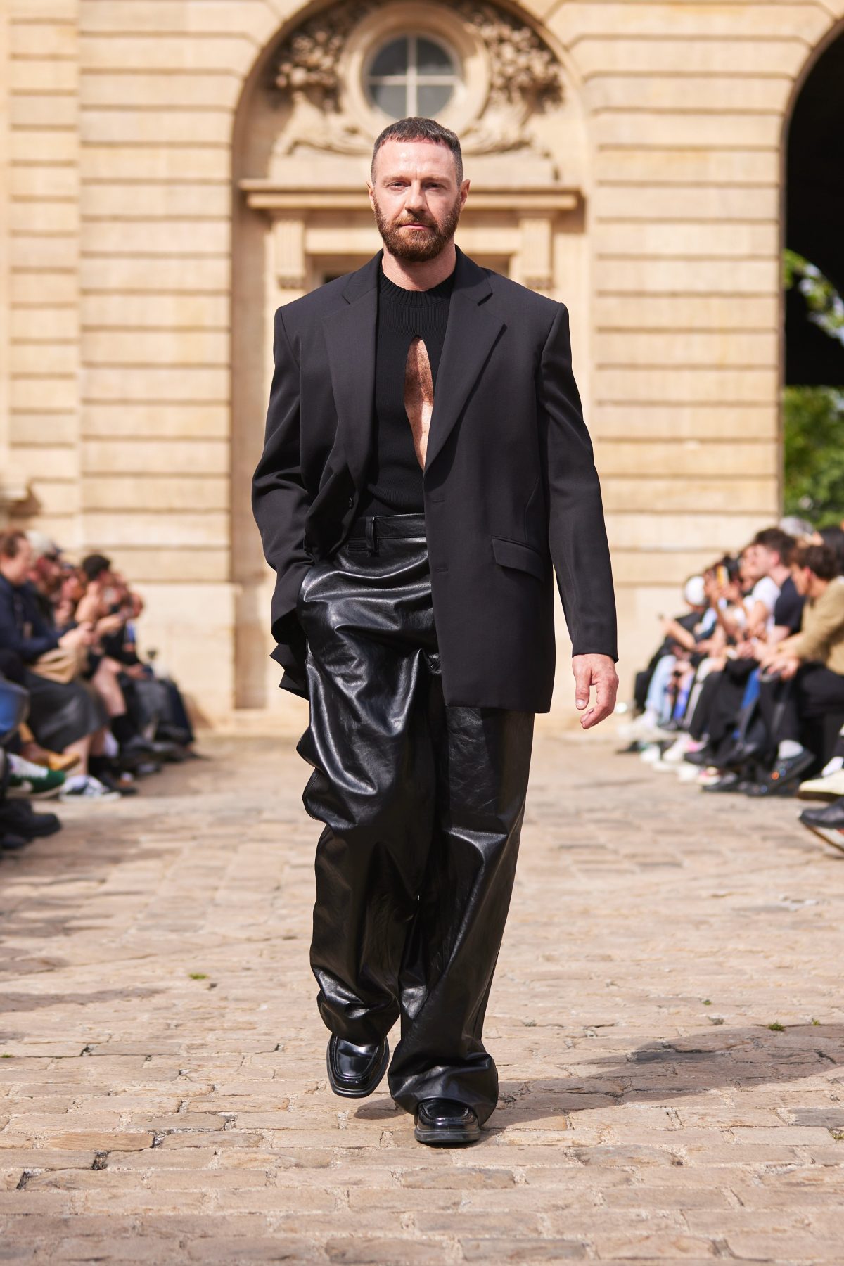 Galleria foto 'Cosa ci ha lasciato la seconda giornata di Paris Fashion Week?' - foto 32