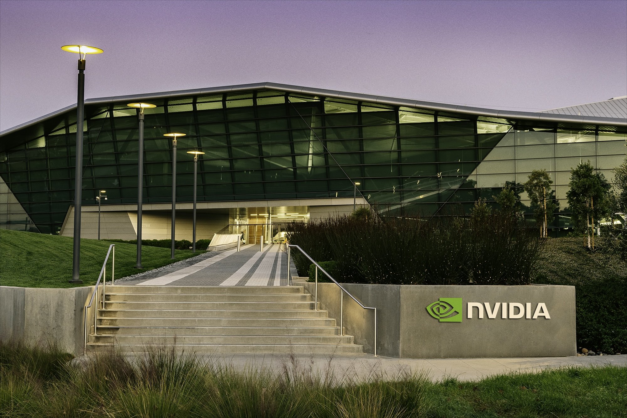 Nvidia batte Microsoft e Apple: come è diventata l’azienda che vale più di tutti