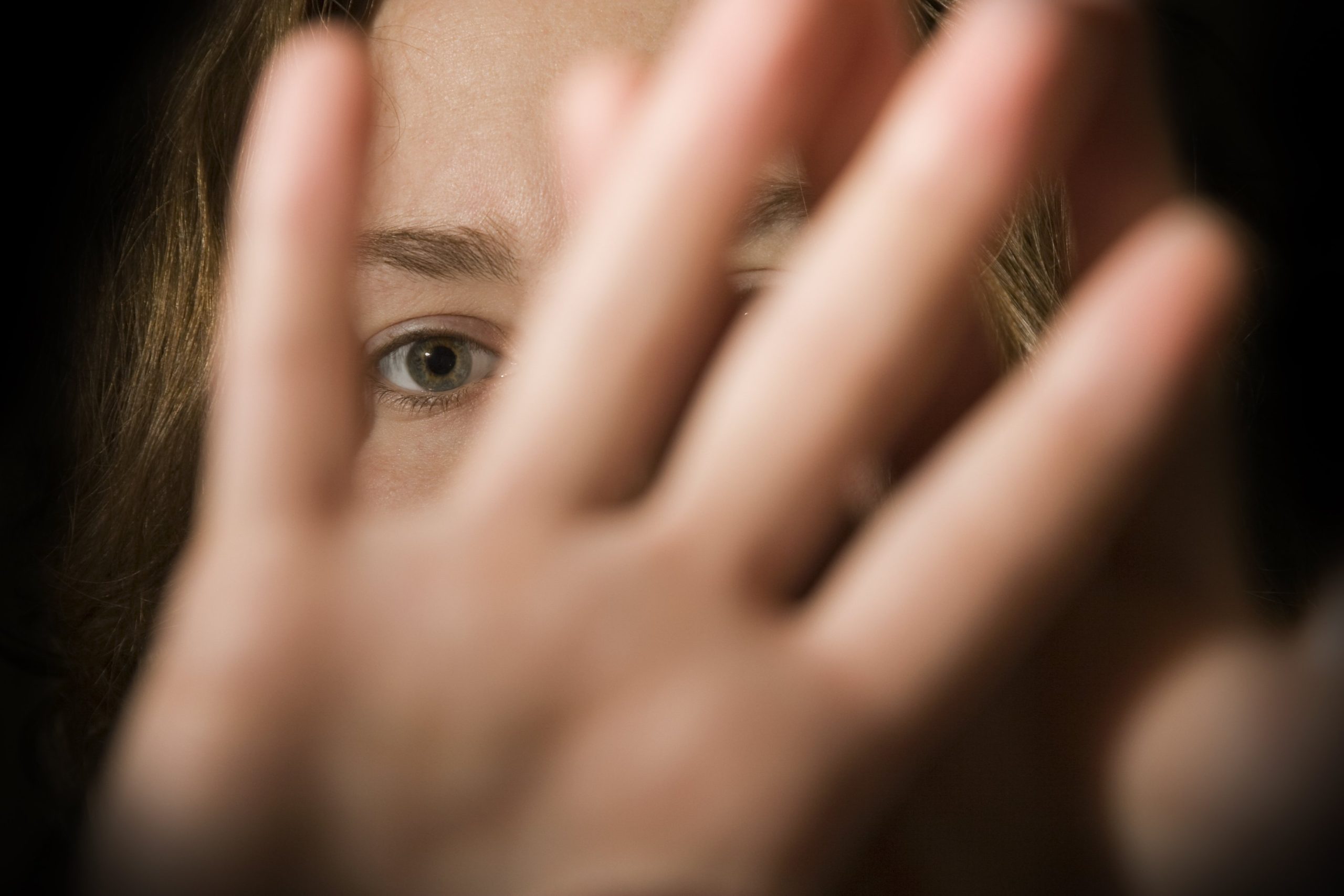 Sessualizzazione inadeguata e stupri: la piaga sociale che colpisce i minori