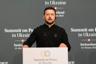 Zelensky: «Diamo una chance alla diplomazia, vertice storico»